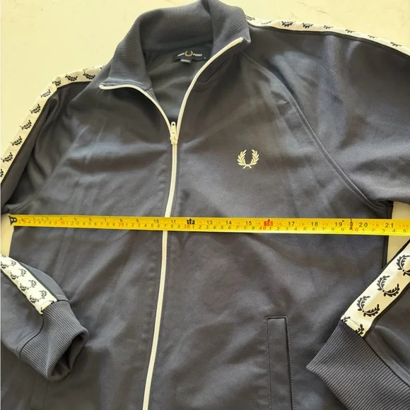Fred Perry track jacket - Picture 3 of 10